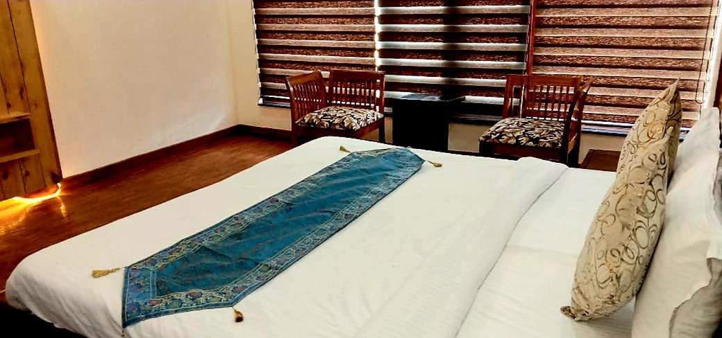 Wildleaf Kasauli Valley Homz Bed & Breakfast Exterior photo