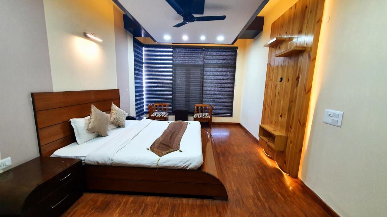 Wildleaf Kasauli Valley Homz Bed & Breakfast Exterior photo